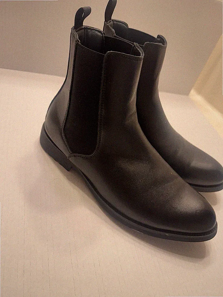 chelsea boots
