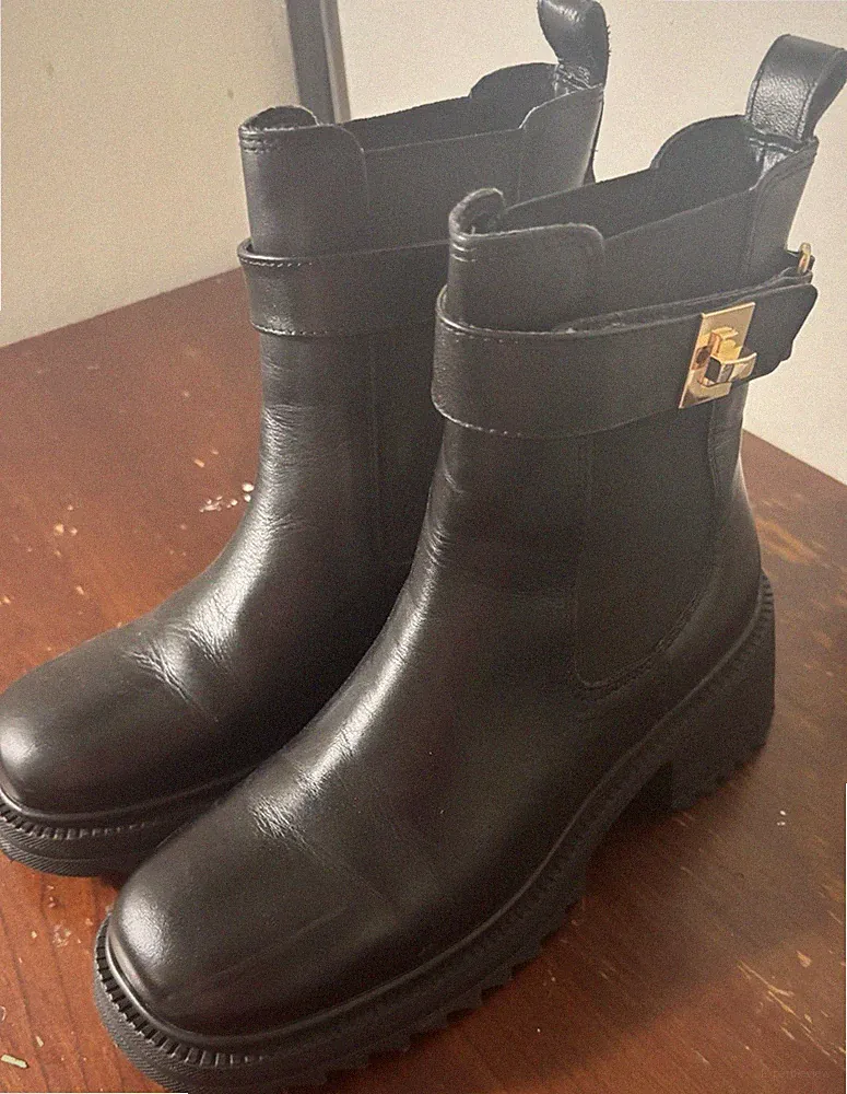 Steve Madden Black Leather Chelsea Ankle Boots Buckle Pull On US 8.5